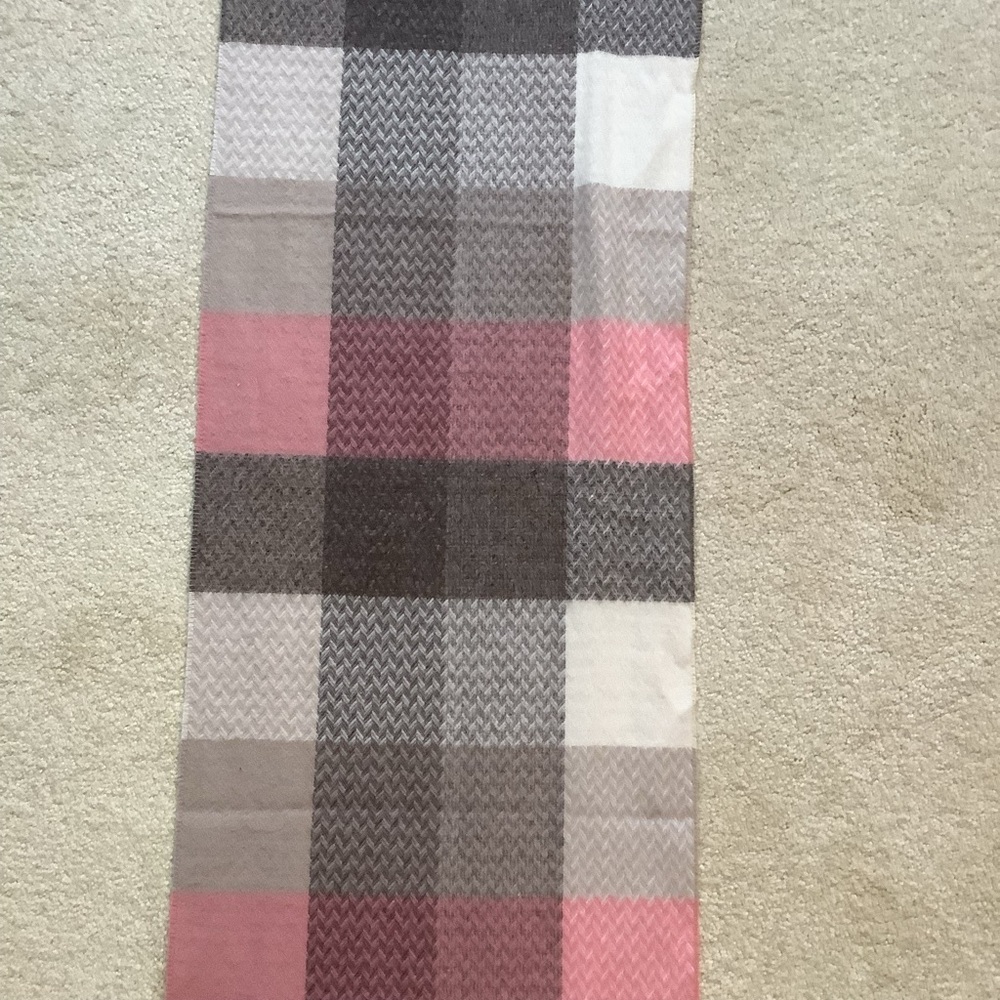 London Fog Cashmink Pink and Cream Scarf Made in Germany - Picture 10 of 12